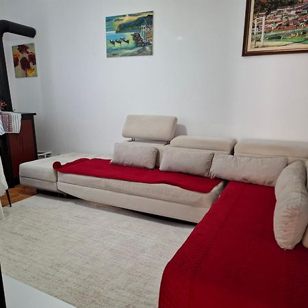 Apartment Xheison ベラト エクステリア 写真