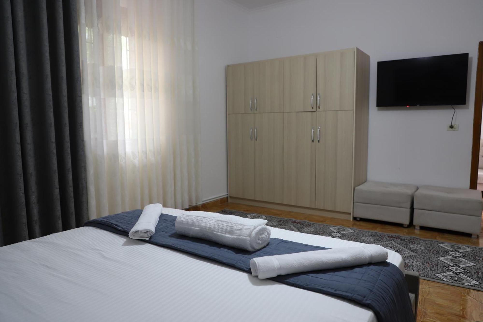 Apartment Xheison ベラト エクステリア 写真